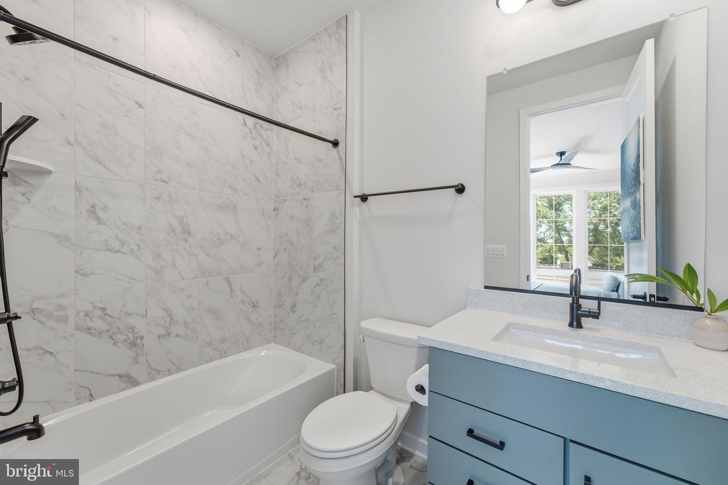 329 Calvert Ave Property Photo 35