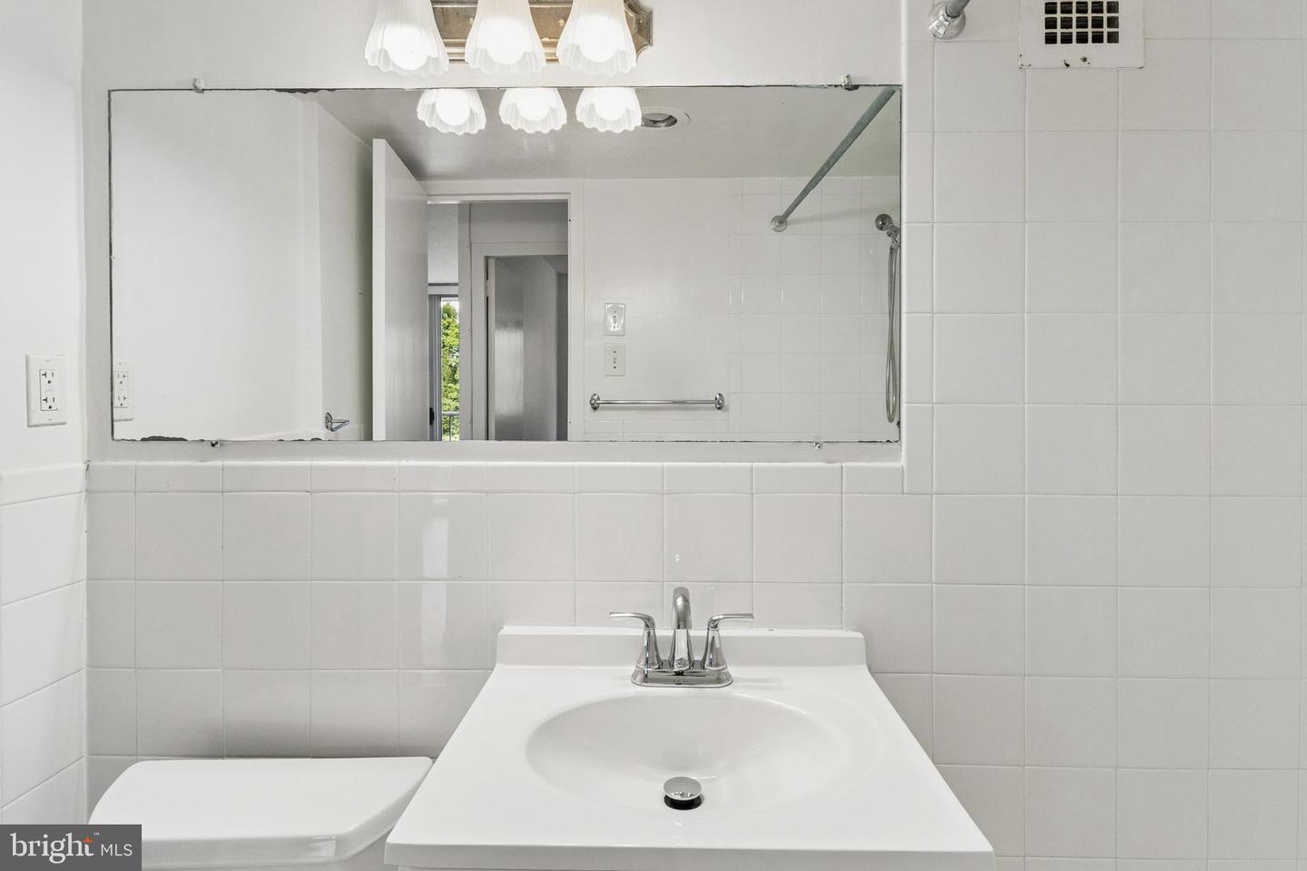 2500 N Van Dorn St #205 Property Photo 24