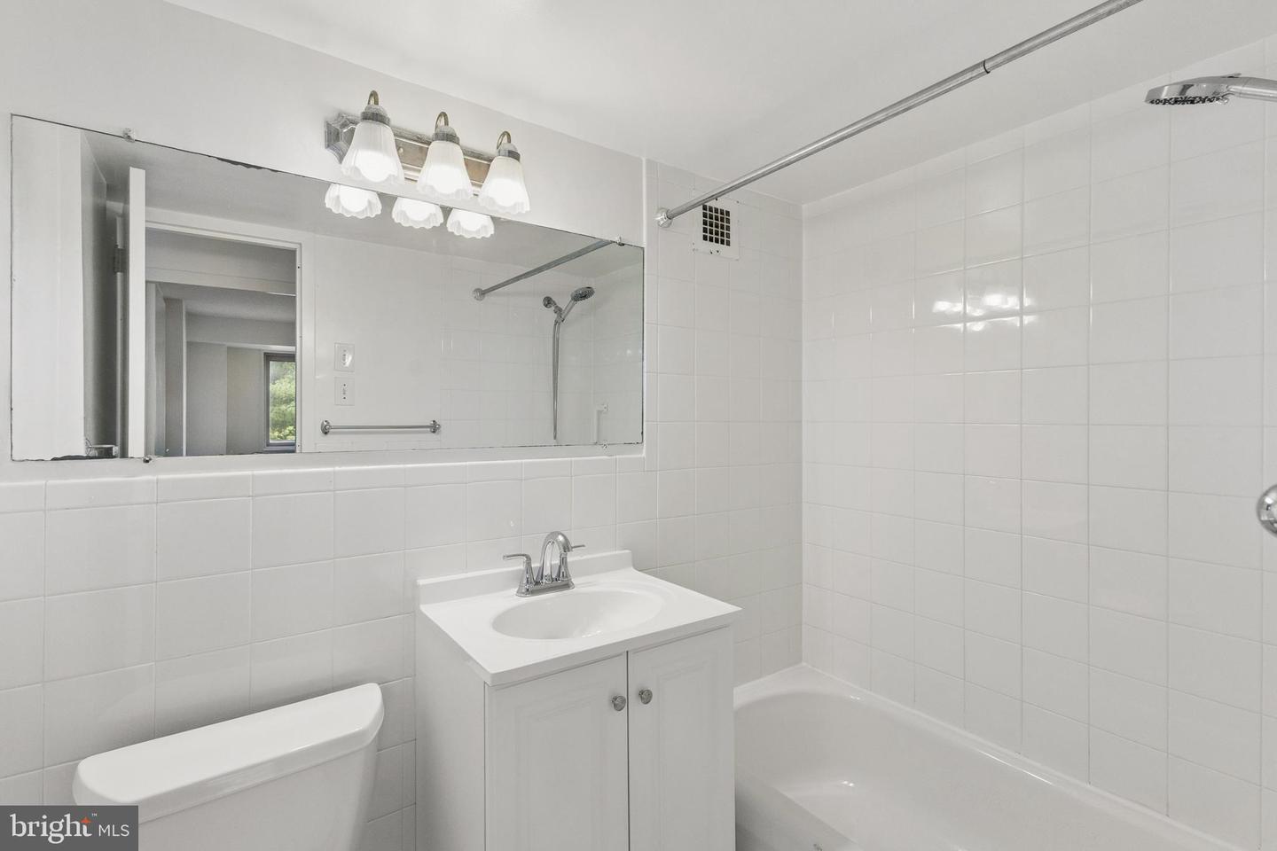 2500 N Van Dorn St #205 Property Photo 25