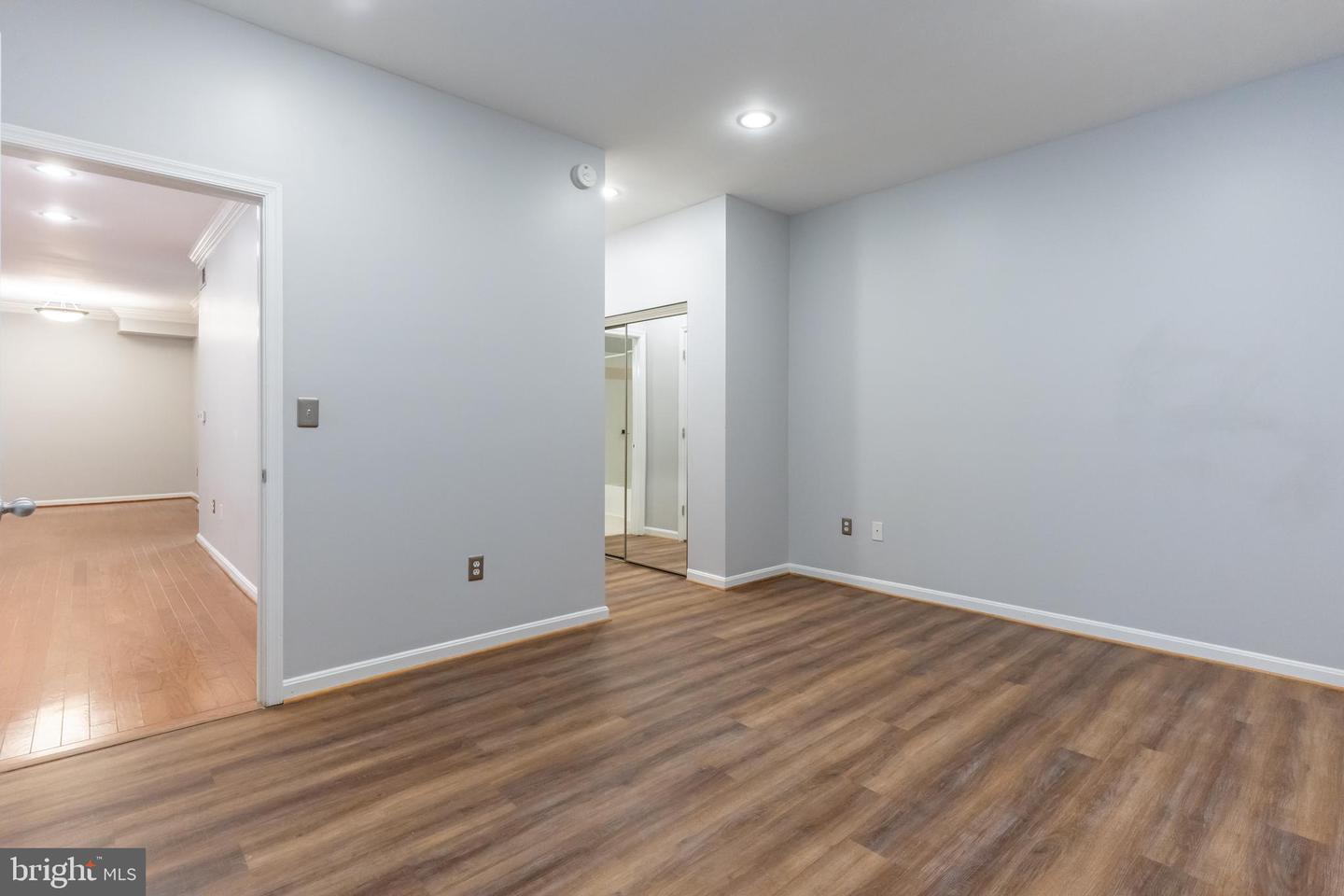4850 Eisenhower Ave #115 Property Photo 5