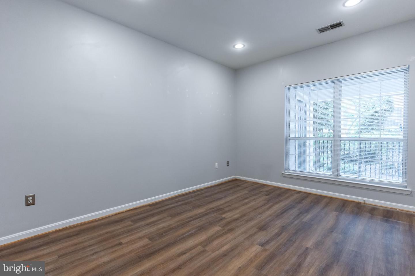 4850 Eisenhower Ave #115 Property Photo 6