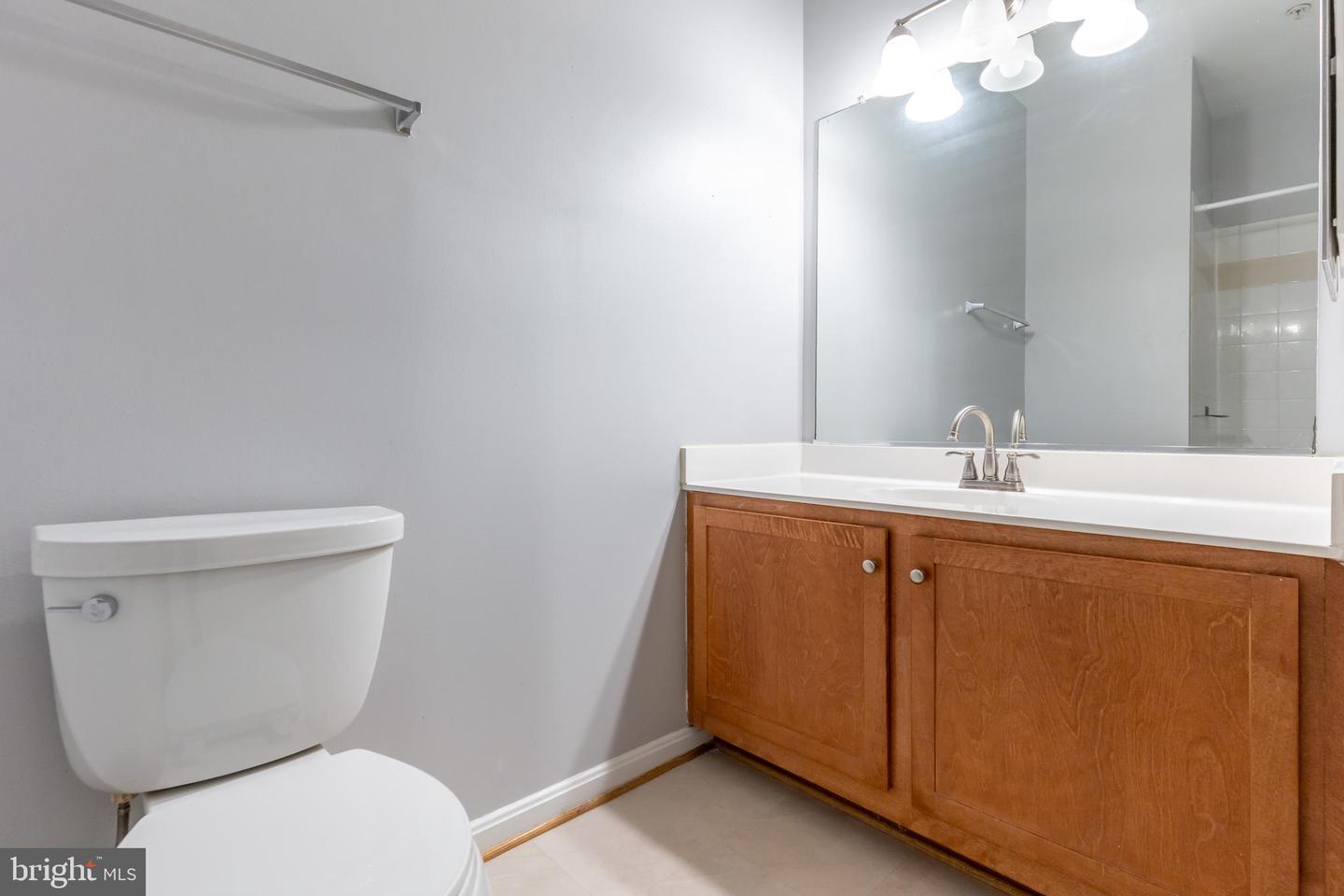 4850 Eisenhower Ave #115 Property Photo 8