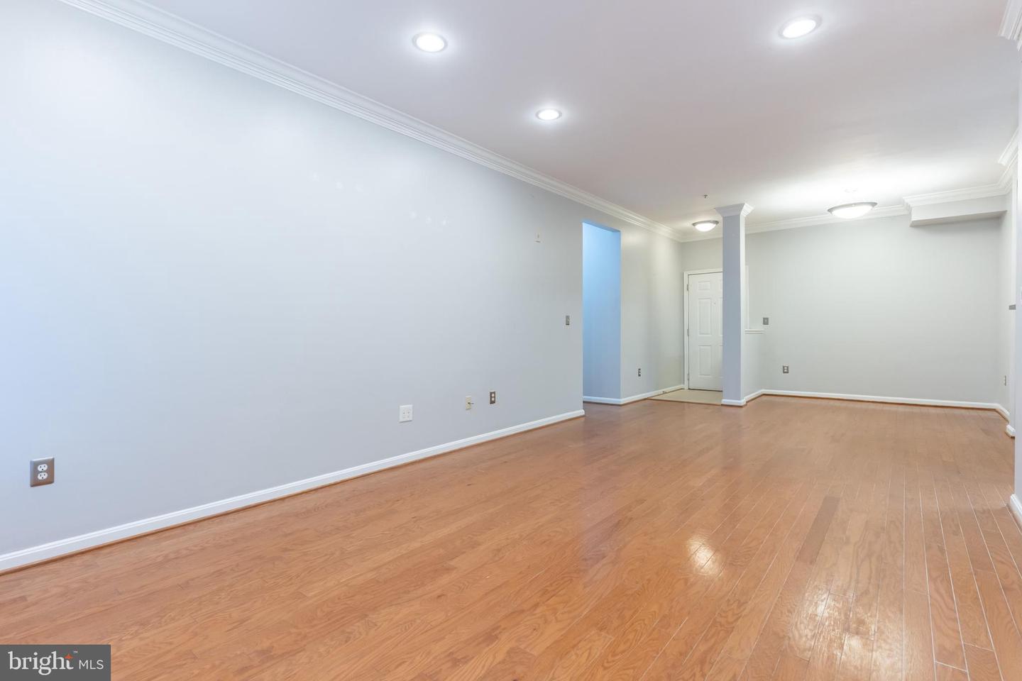 4850 Eisenhower Ave #115 Property Photo 10