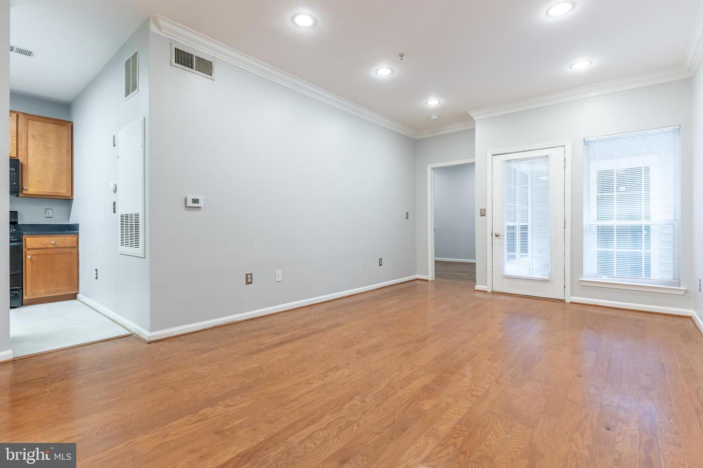 4850 Eisenhower Ave #115 Property Photo 12