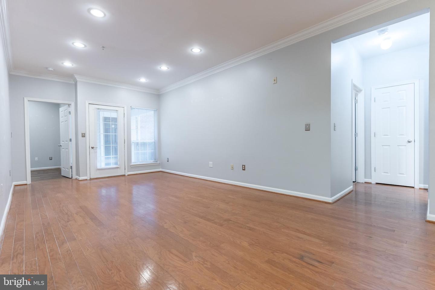 4850 Eisenhower Ave #115 Property Photo 13