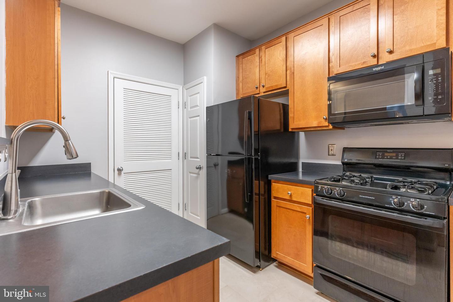 4850 Eisenhower Ave #115 Property Photo 16