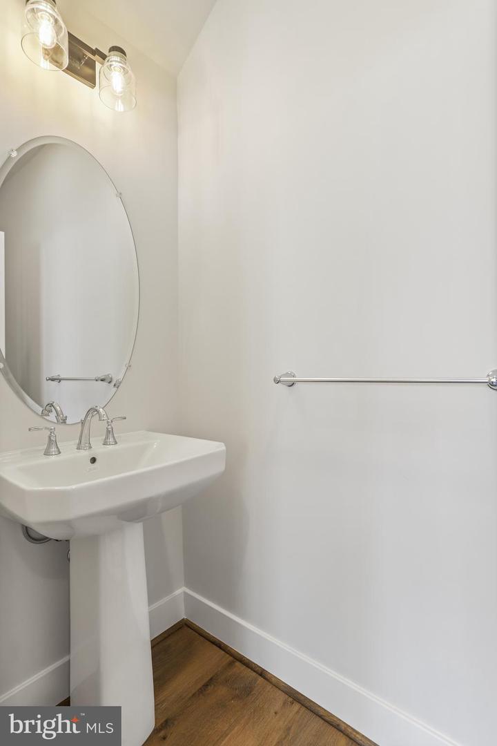 133 Warburton Street Property Photo 44
