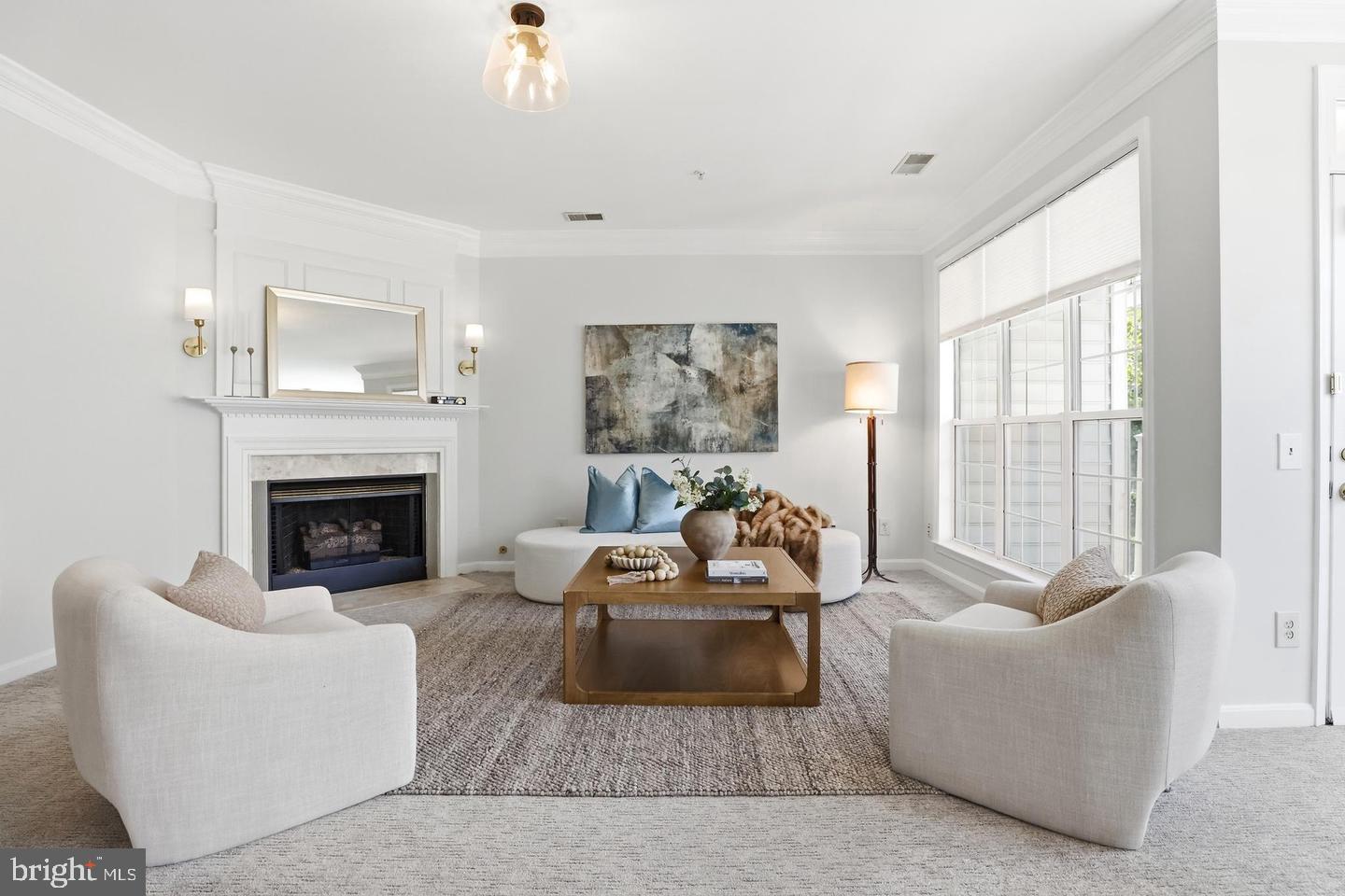 1734 KINGSGATE CT #302 Property Photo 1