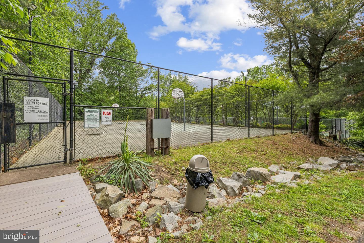 1024 Valley Dr Property Photo 33