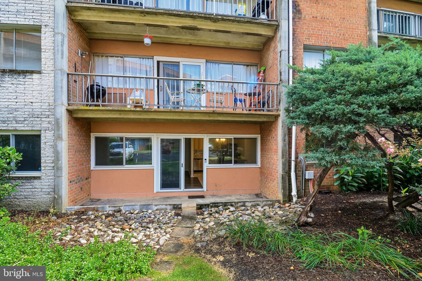 5831 Quantrell Ave #t2 Property Photo 4