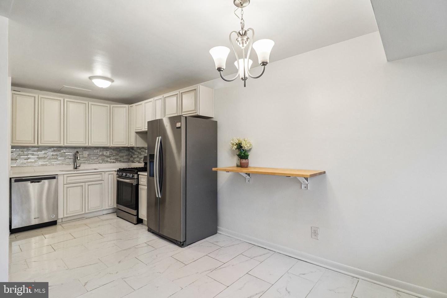 5831 Quantrell Ave #t2 Property Photo 18