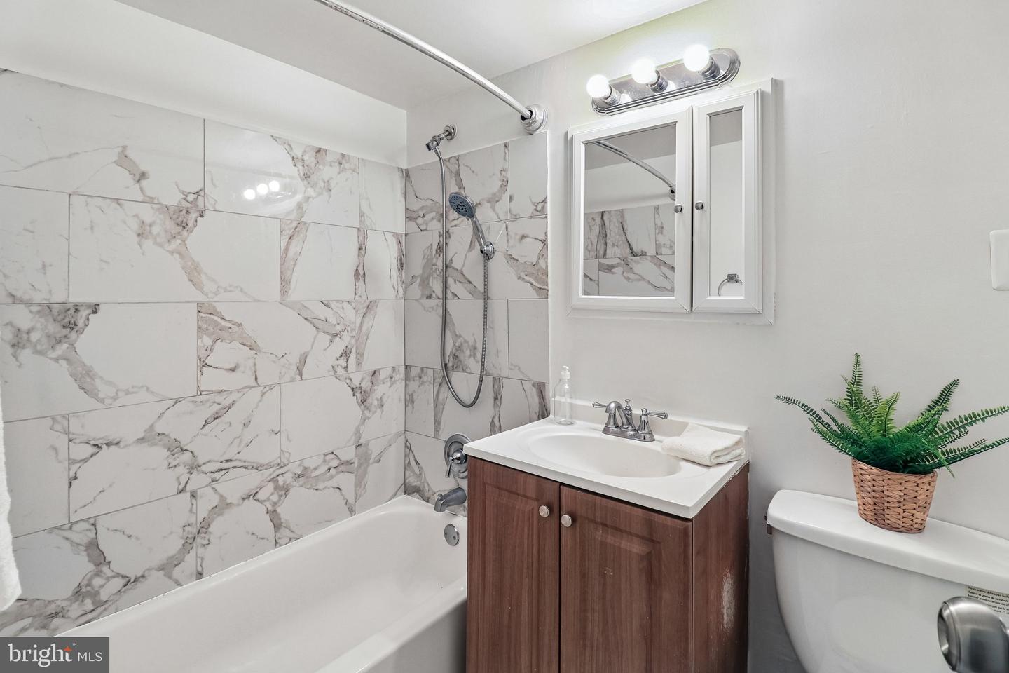 5831 Quantrell Ave #t2 Property Photo 22