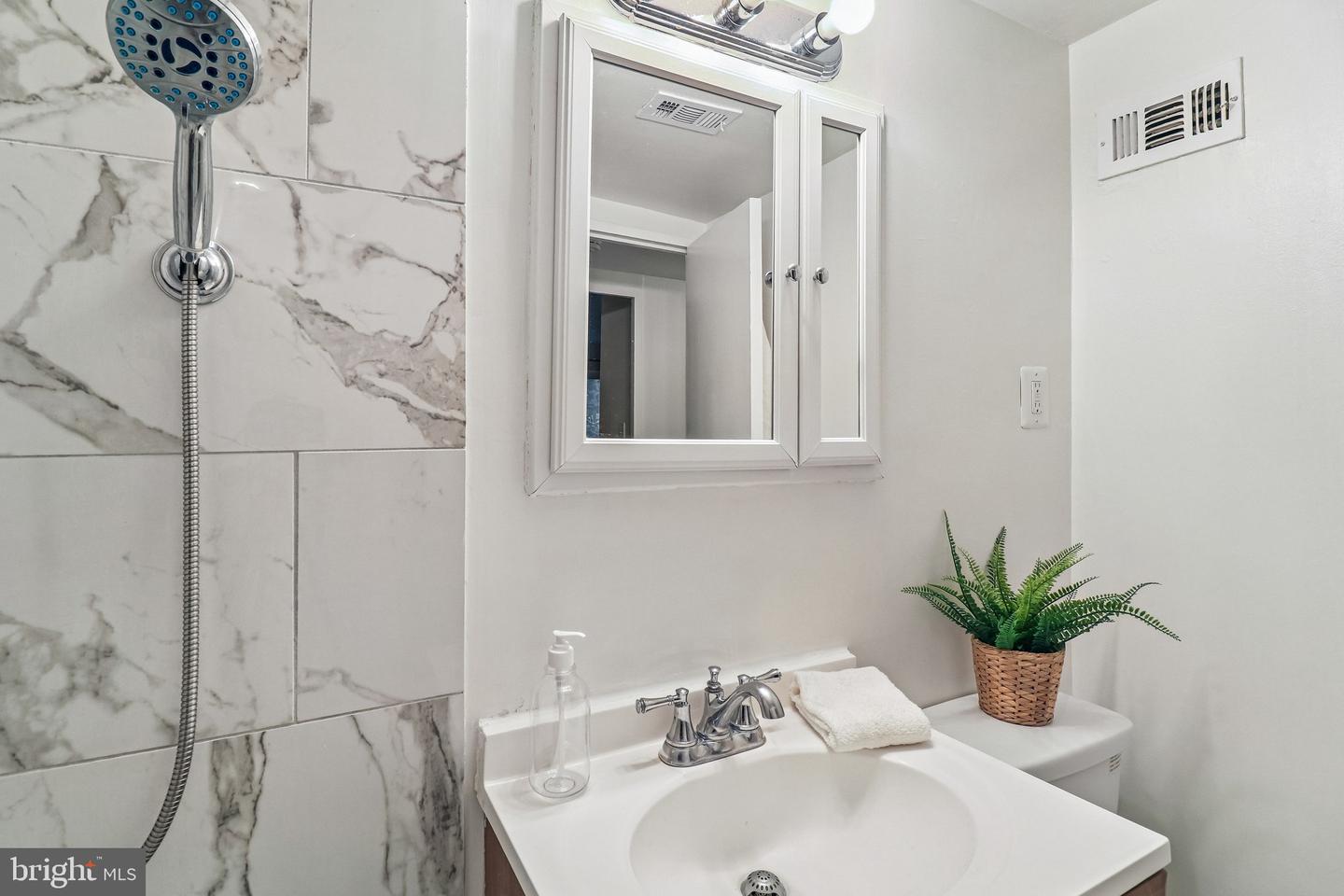 5831 Quantrell Ave #t2 Property Photo 23
