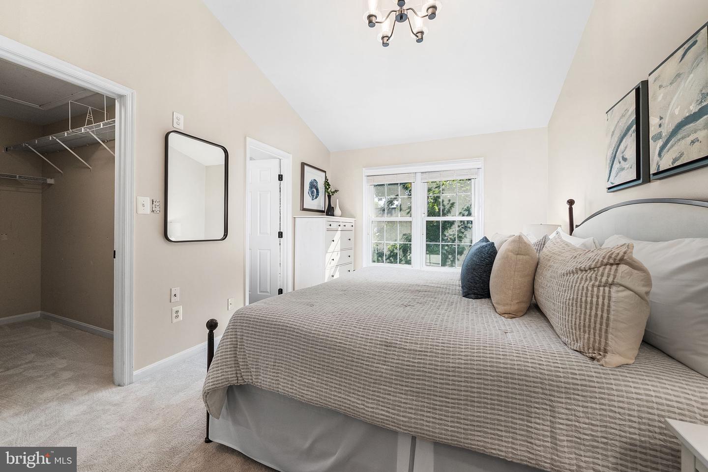 1258 Quaker Hill Dr Property Photo 23