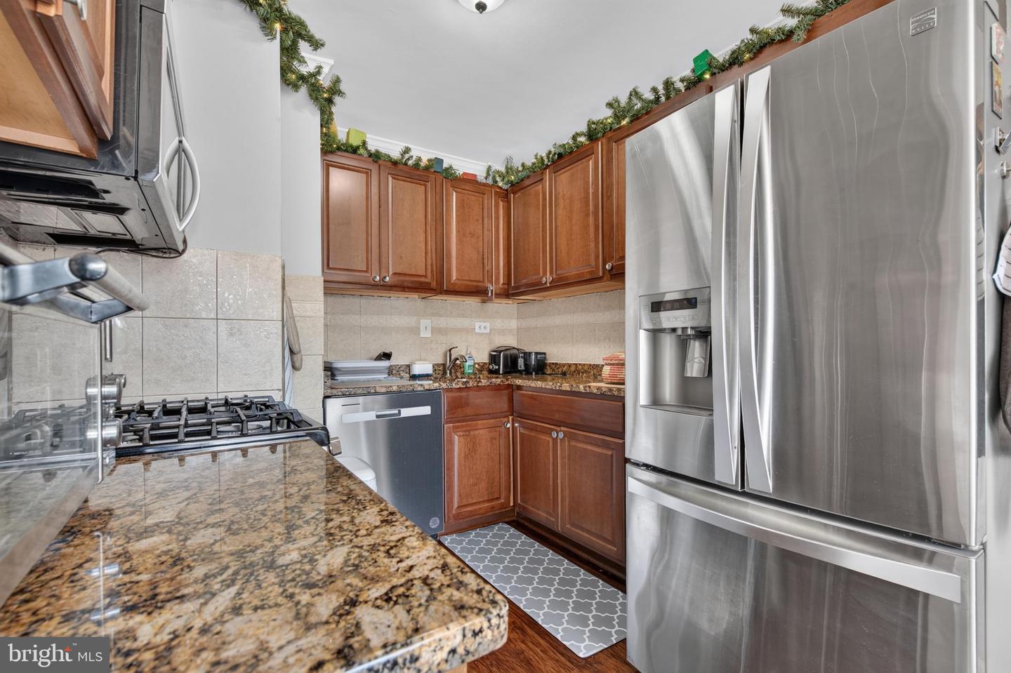 5801 Quantrell Ave #206 Property Photo 11