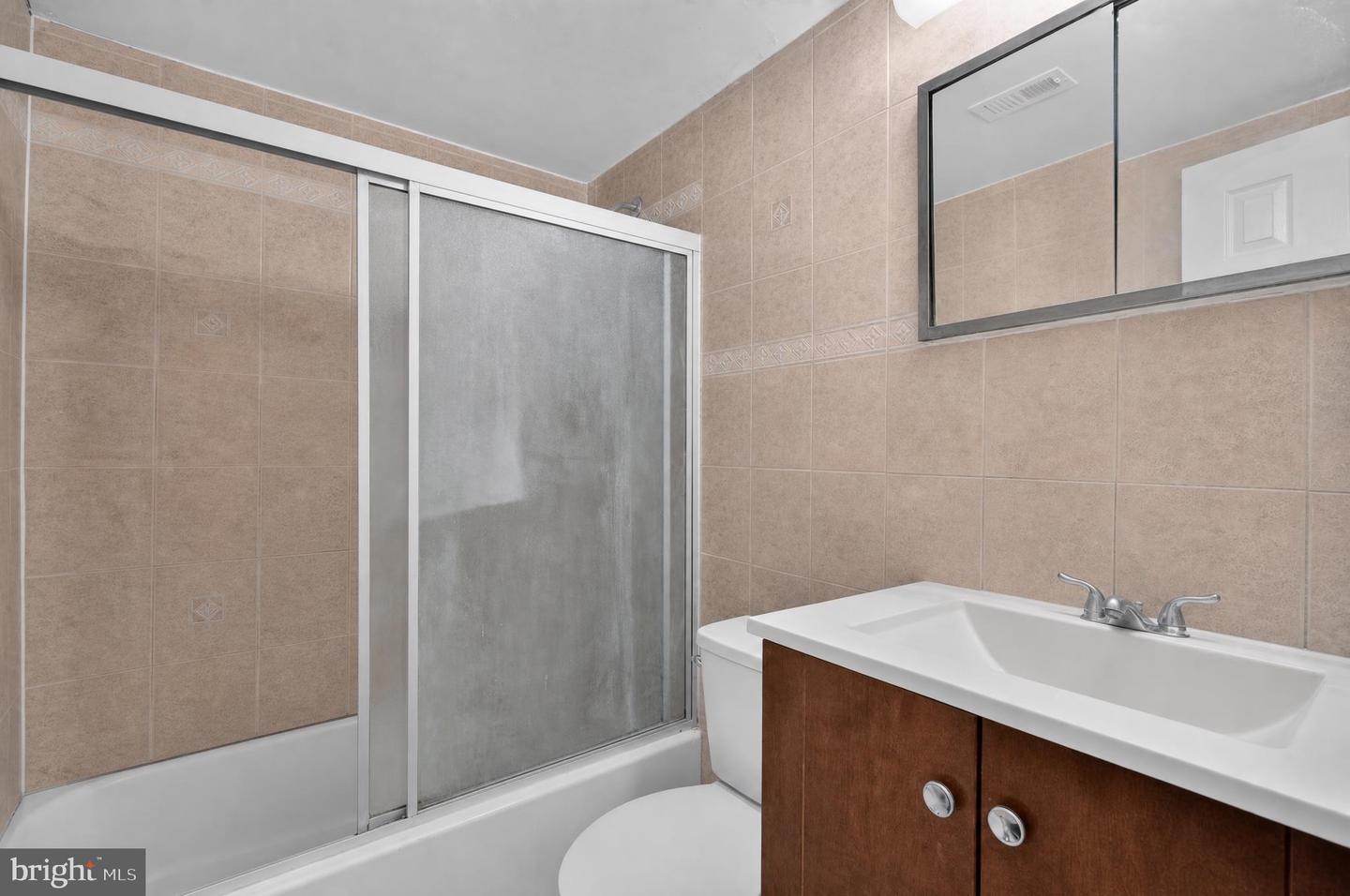 5801 Quantrell Ave #206 Property Photo 12