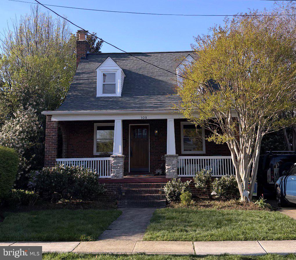 108 Stewart Ave Property Photo 1