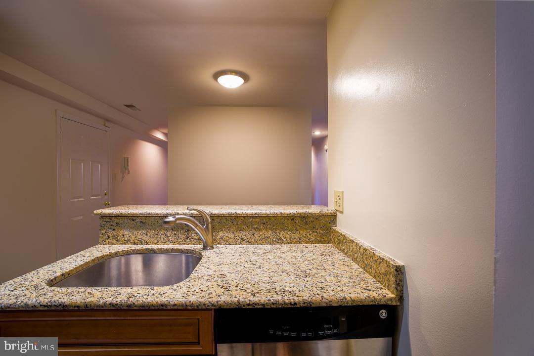 1413 Oronoco St #1413 Property Photo 11