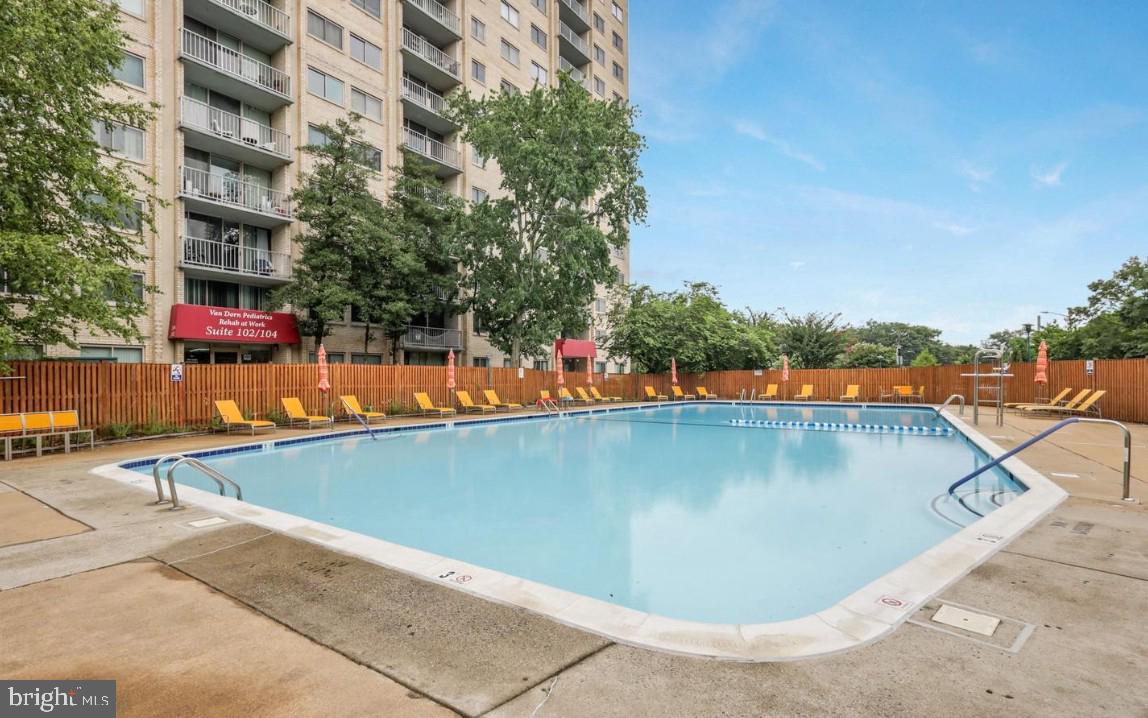 2500 N Van Dorn St #1517 Property Photo 12
