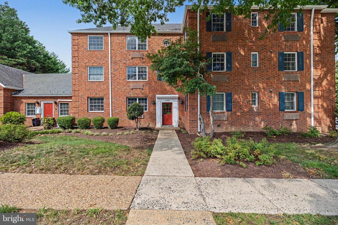 1602 W Abingdon Dr #101 Property Photo 2