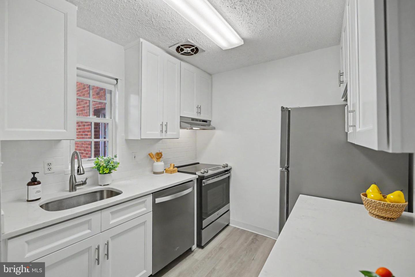 1602 W Abingdon Dr #101 Property Photo 7