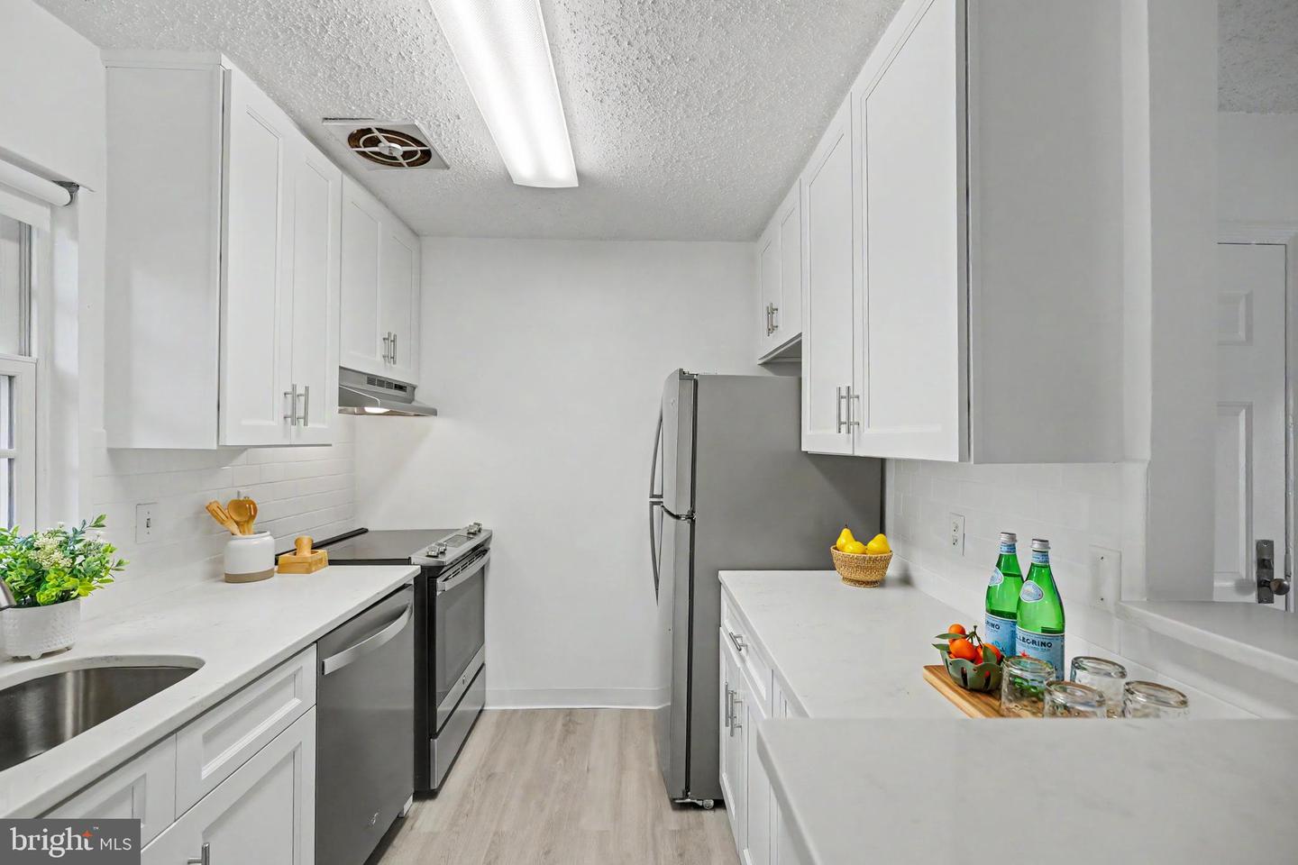 1602 W Abingdon Dr #101 Property Photo 8