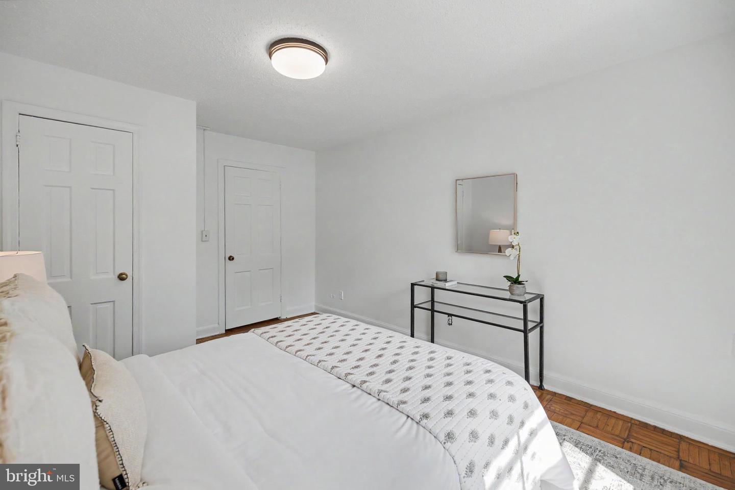 1602 W Abingdon Dr #101 Property Photo 16
