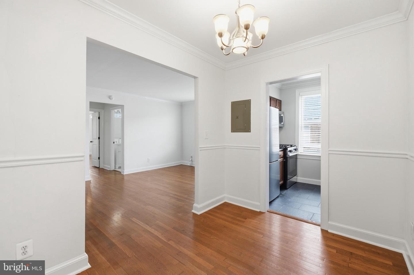 922 S Washington St #304 Property Photo 2