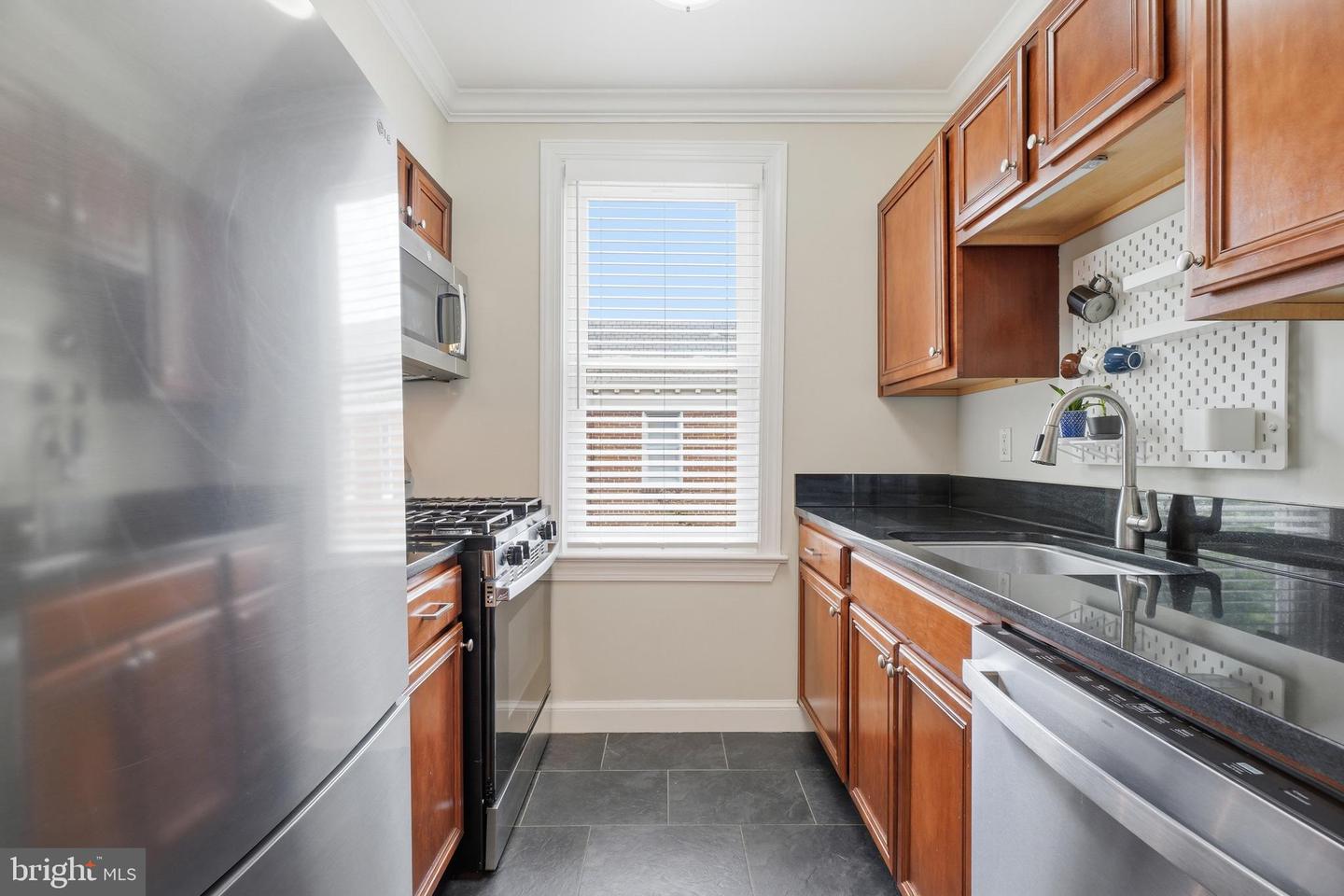 922 S Washington St #304 Property Photo 4