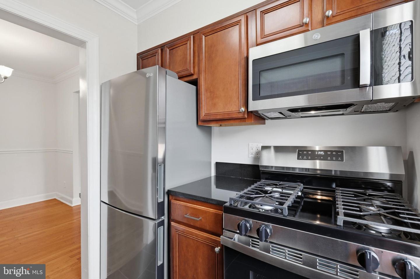 922 S Washington St #304 Property Photo 6