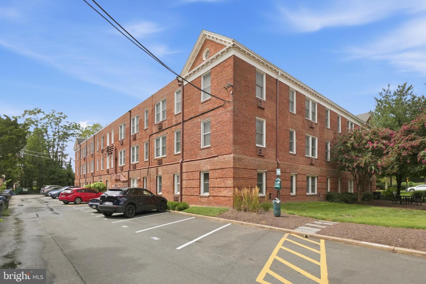 922 S Washington St #304 Property Photo 18