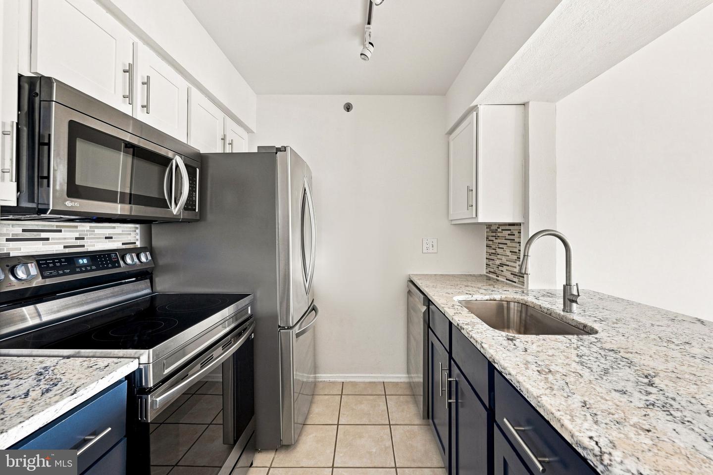 3315 Wyndham Cir #4225 Property Photo 17