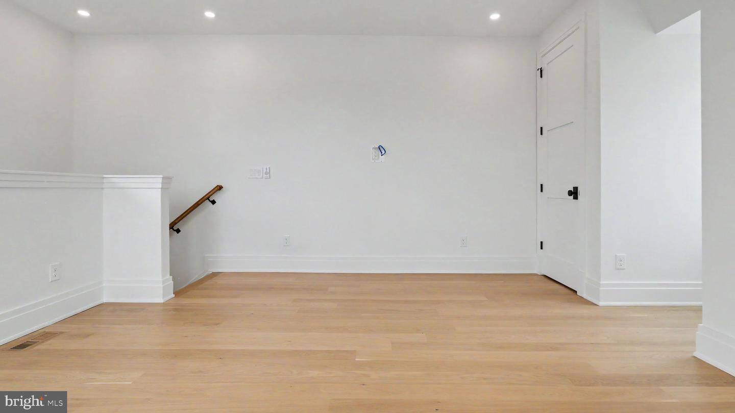 121 N West St Property Photo 4