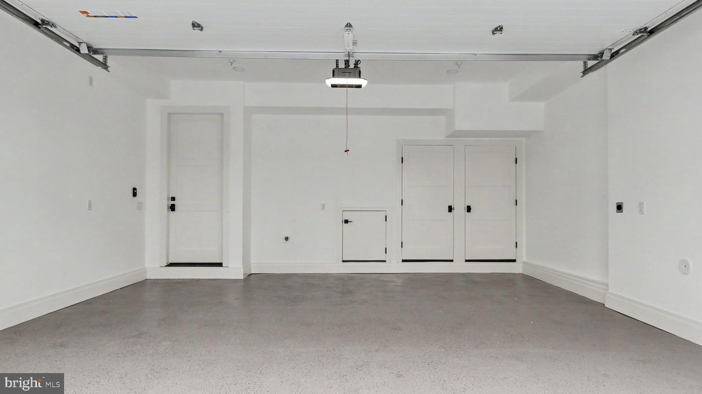 121 N West St Property Photo 11