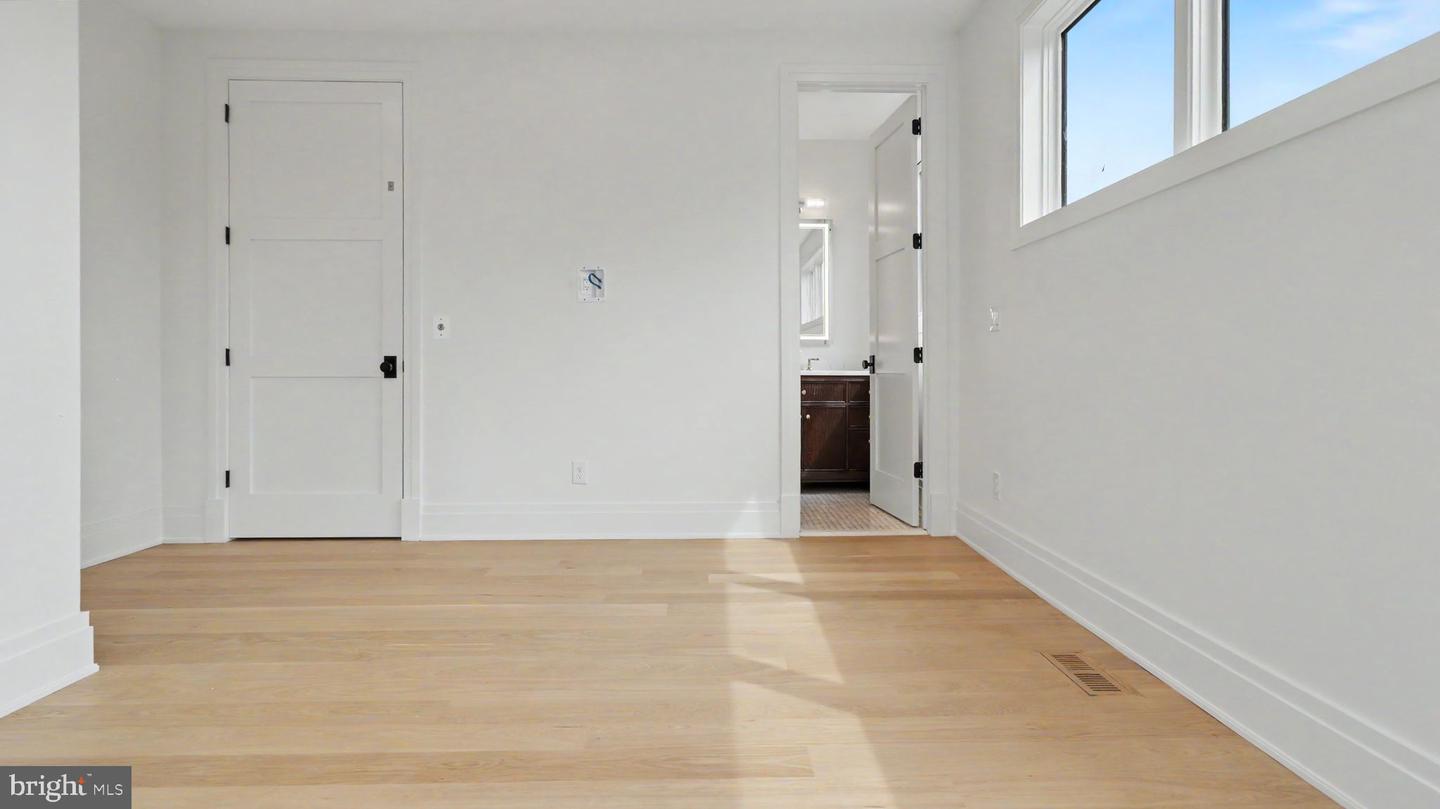 121 N West St Property Photo 47
