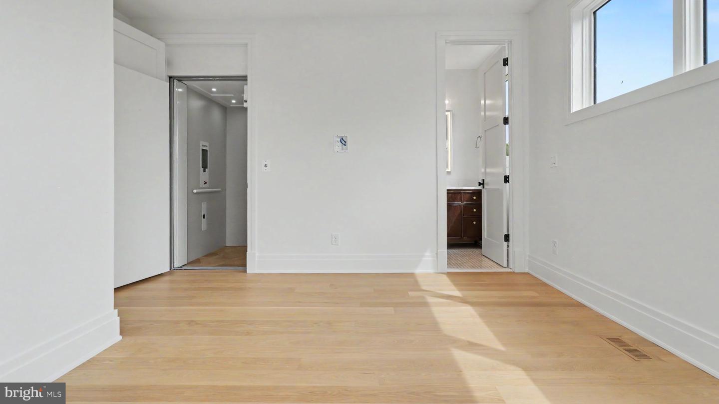 121 N West St Property Photo 52