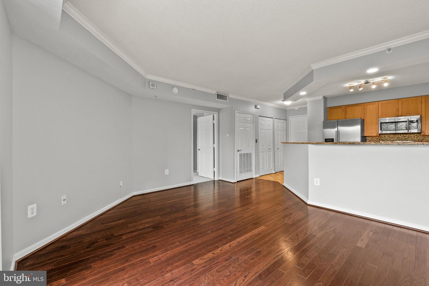 3101 N Hampton Dr #606 Property Photo 6