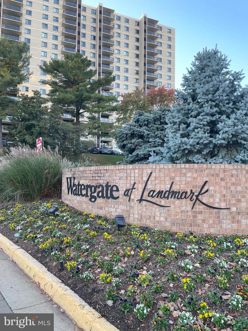 203 YOAKUM PKWY #1807 Property Photo 1