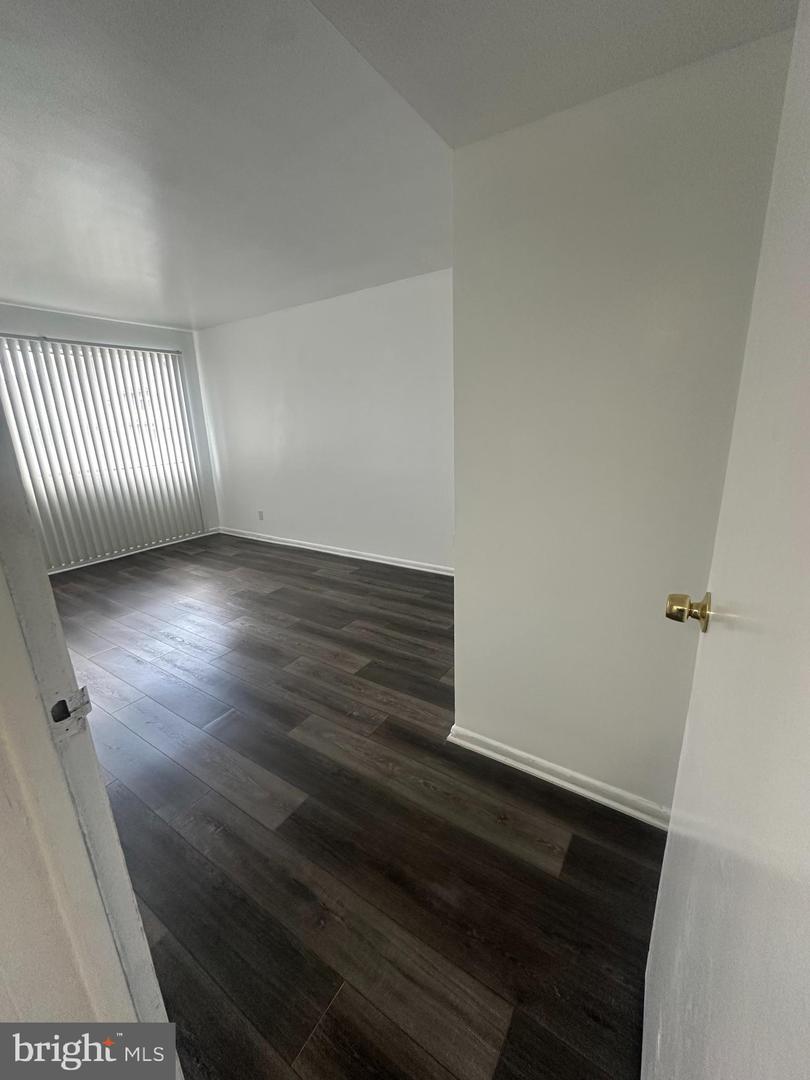 5801 Quantrell Ave #402 Property Photo 4