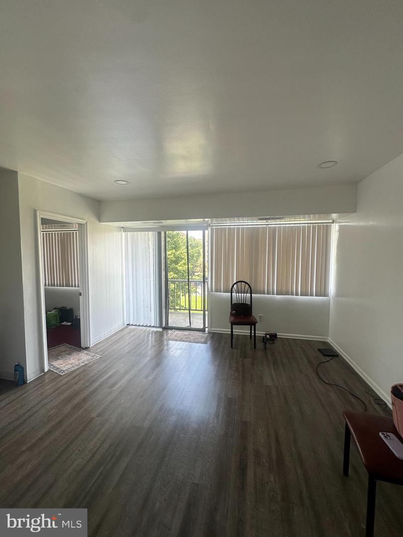 5801 Quantrell Ave #402 Property Photo 9