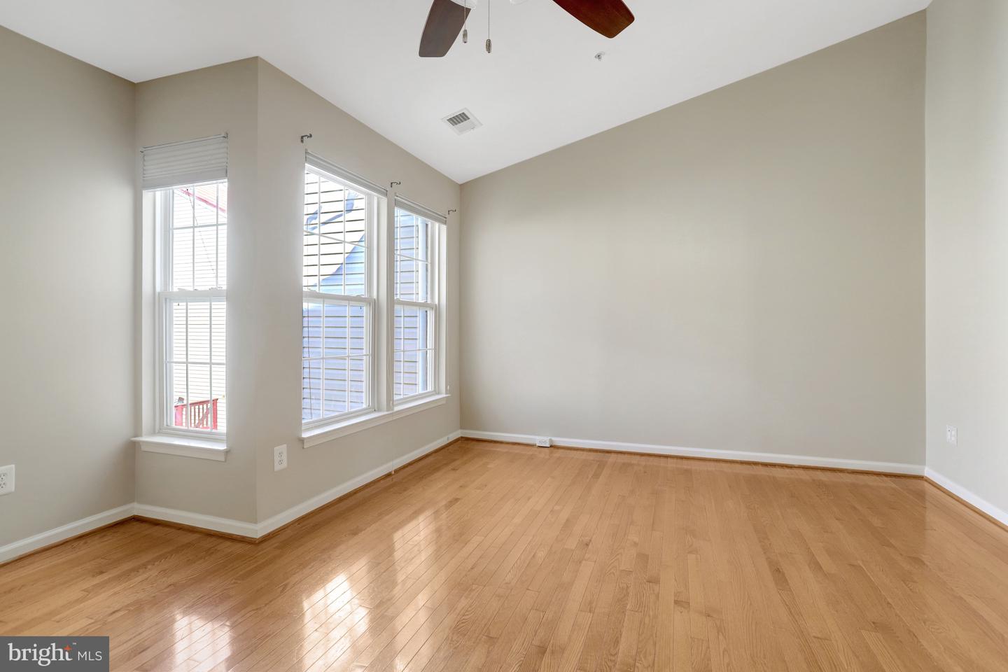 5033 Murtha St Property Photo 23