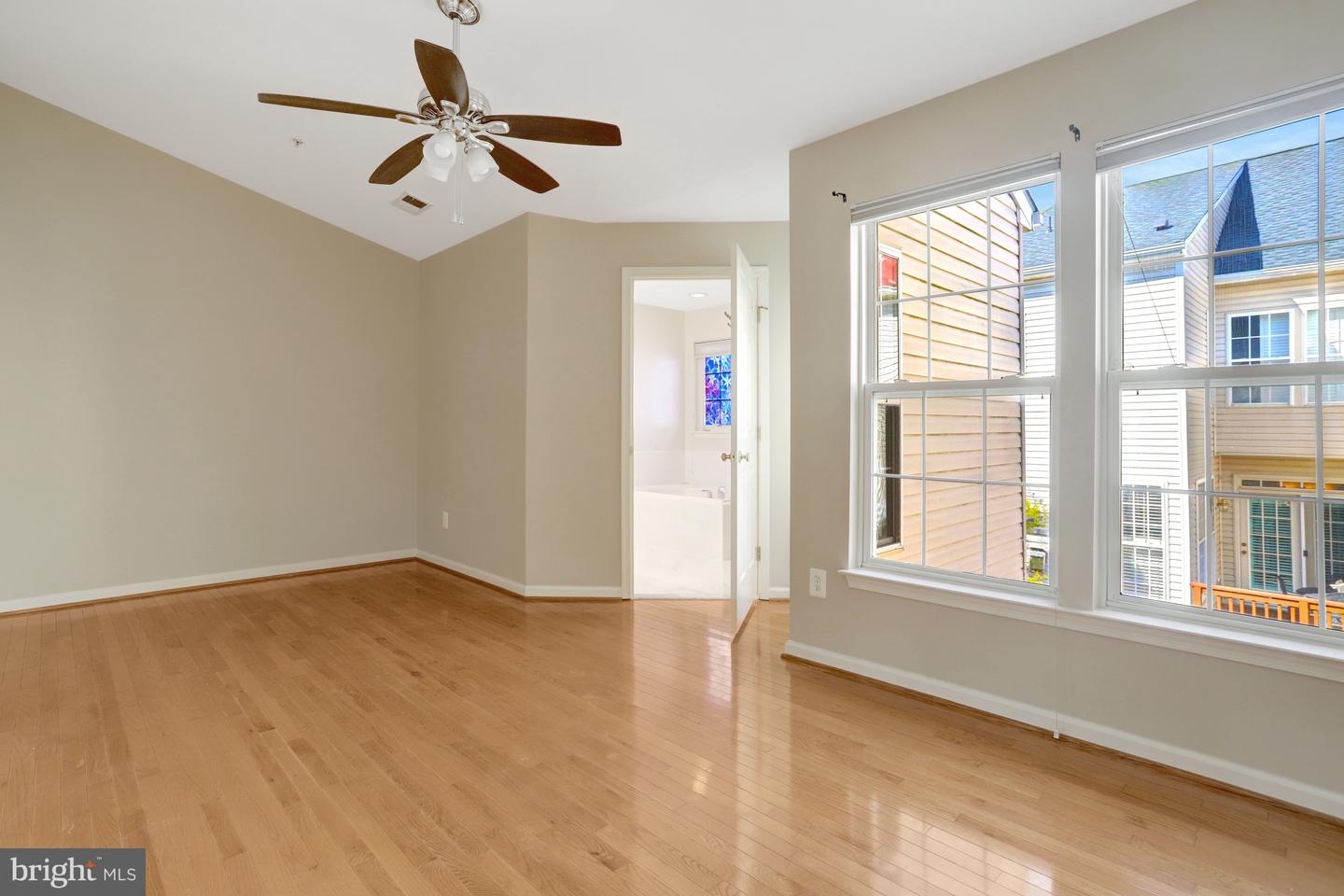 5033 Murtha St Property Photo 24
