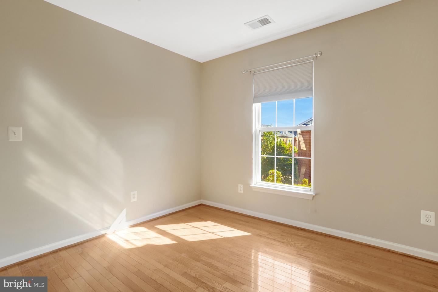 5033 Murtha St Property Photo 31