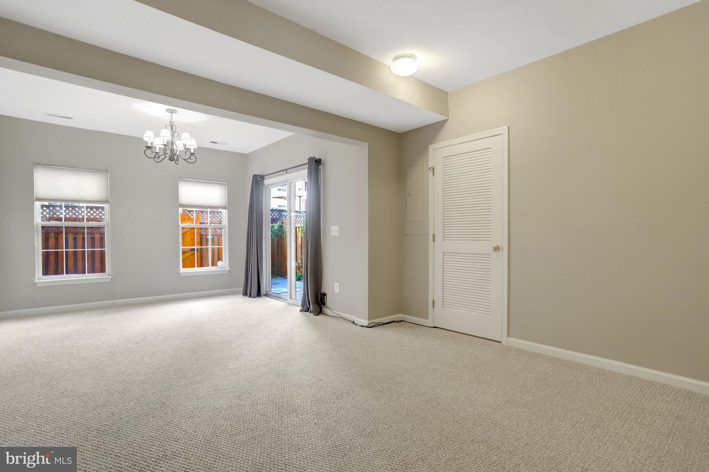 5033 Murtha St Property Photo 44