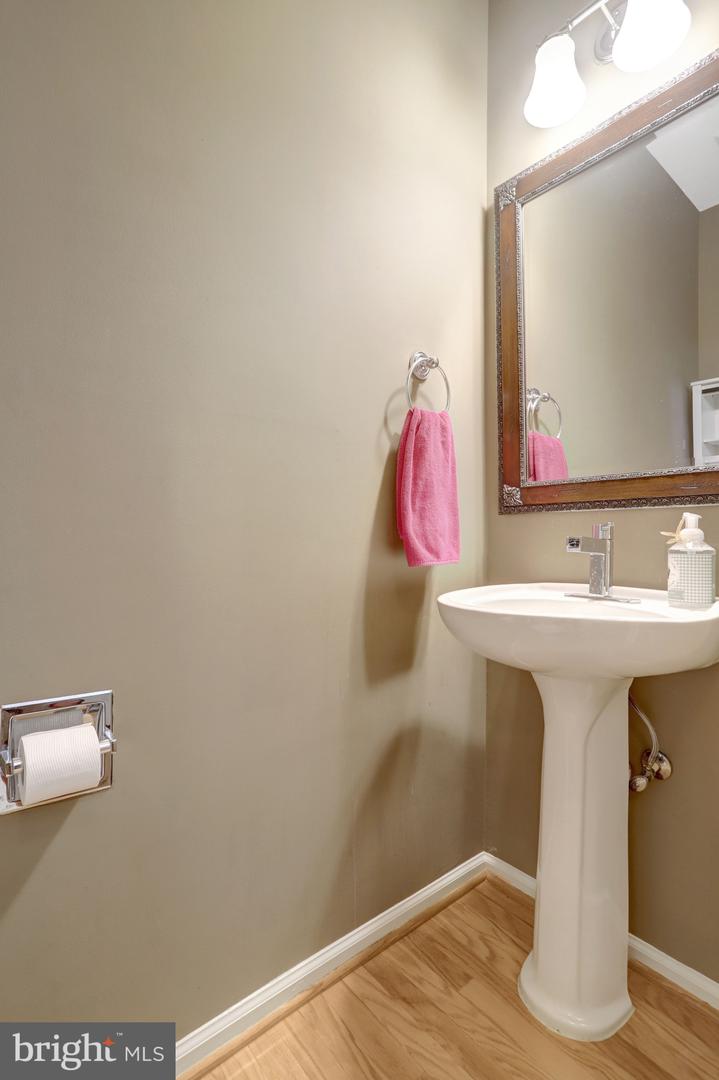 5033 Murtha St Property Photo 48