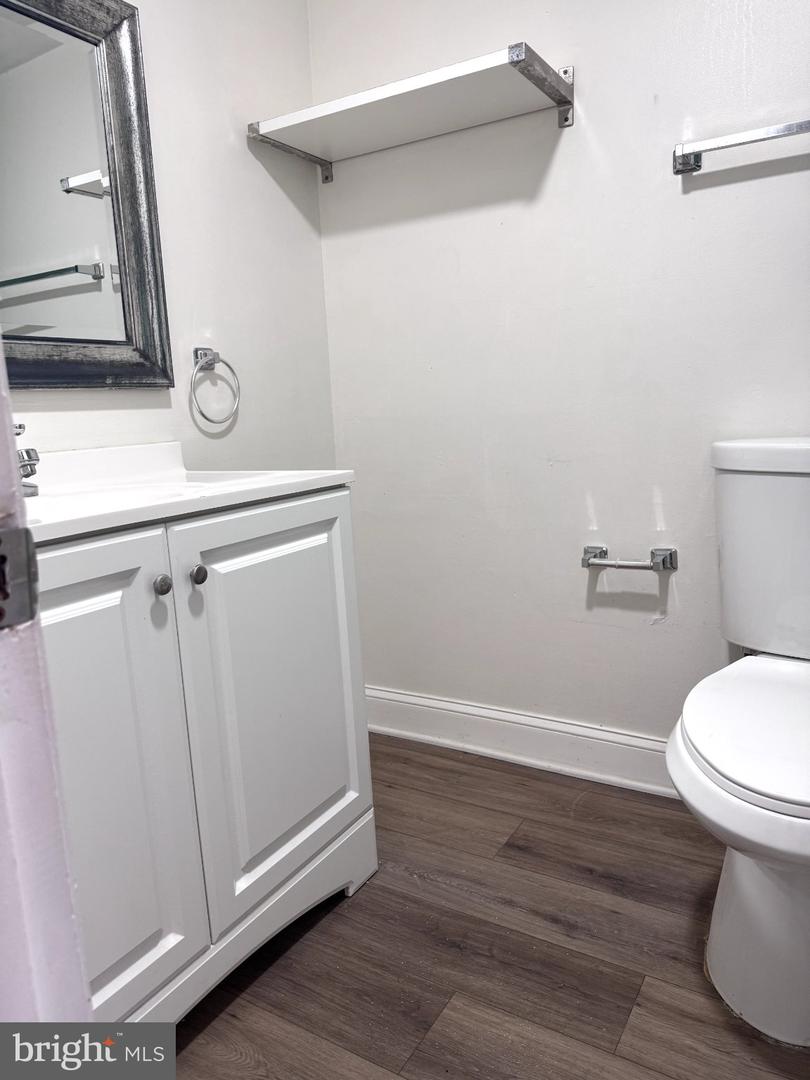 5929 Quantrell Ave #204 Property Photo 9