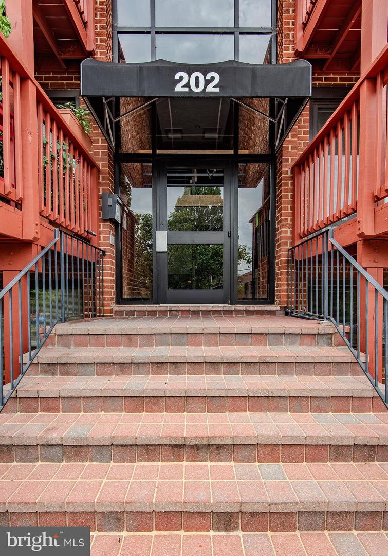 202 Skyhill Rd #8 Property Photo 3