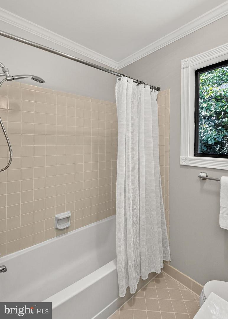 202 Skyhill Rd #8 Property Photo 31