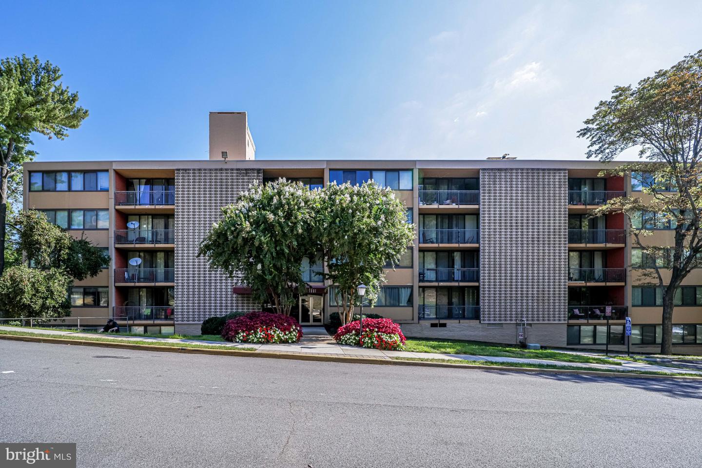 4 S Van Dorn St #602 Property Photo 3
