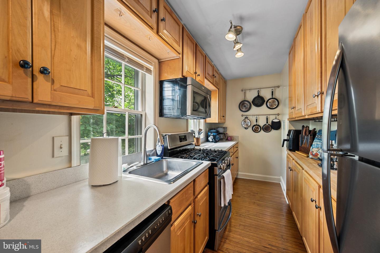 810 Queen St Property Photo 46